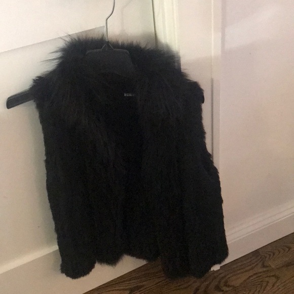 Black fur vest - Picture 1 of 3